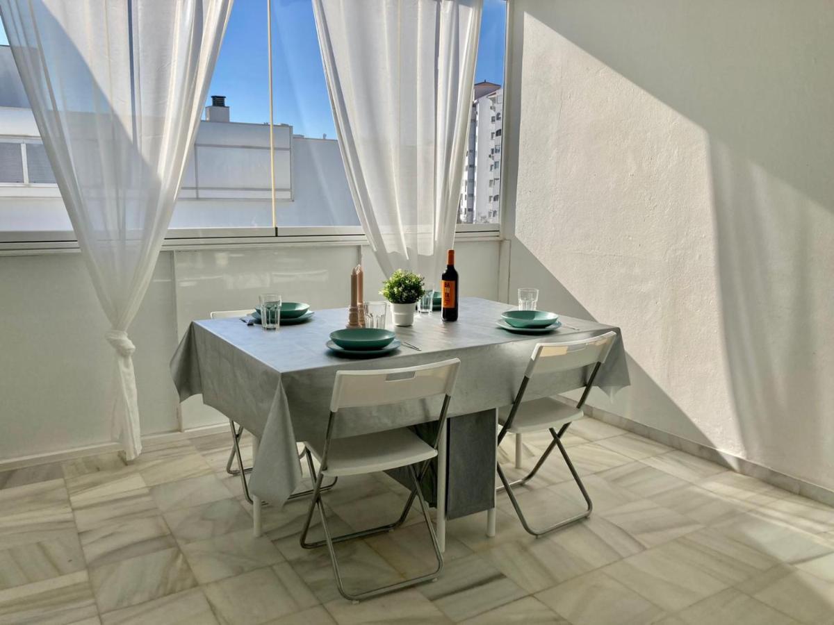 Atico Valdelagrana Playa - Aire Acondicionado Y Piscina Apartment Ел Пуерто де Санта Мария Екстериор снимка
