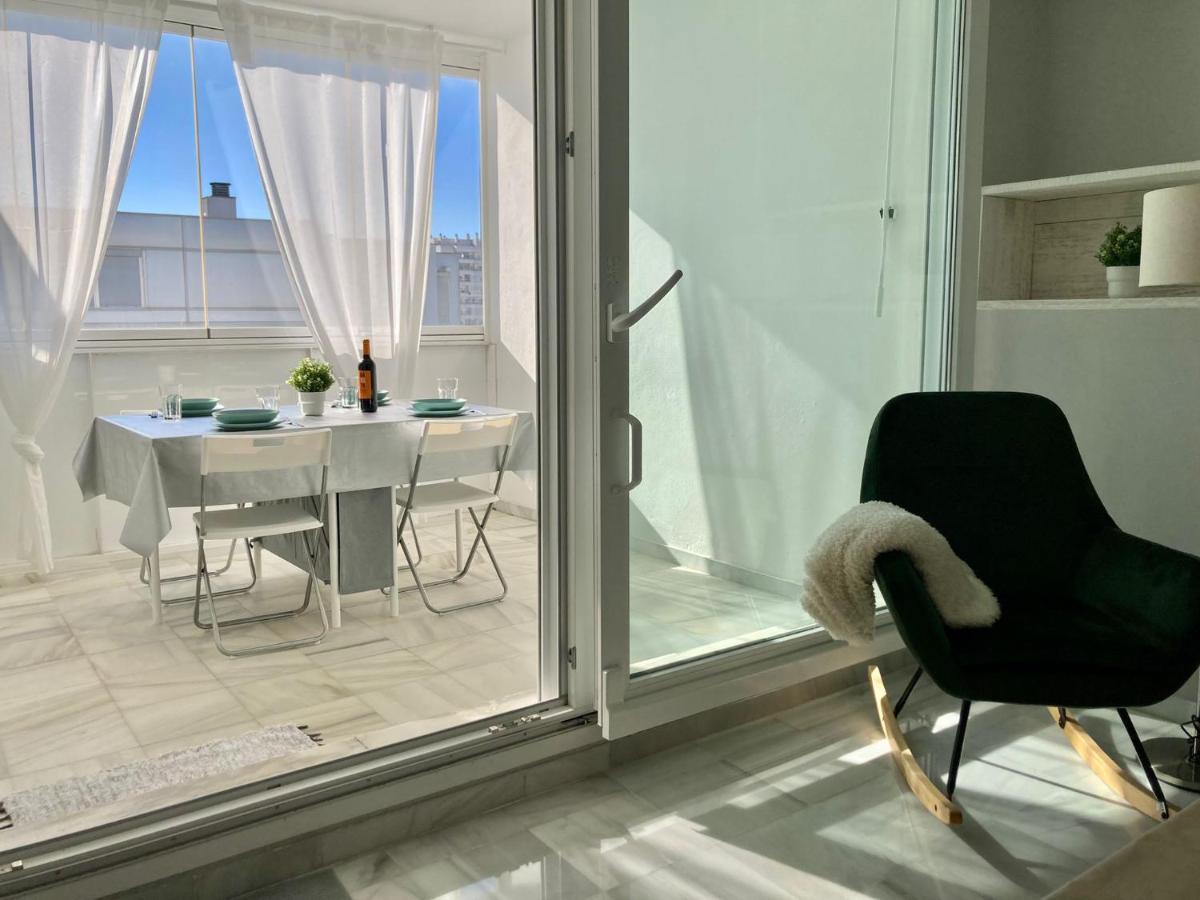 Atico Valdelagrana Playa - Aire Acondicionado Y Piscina Apartment Ел Пуерто де Санта Мария Екстериор снимка